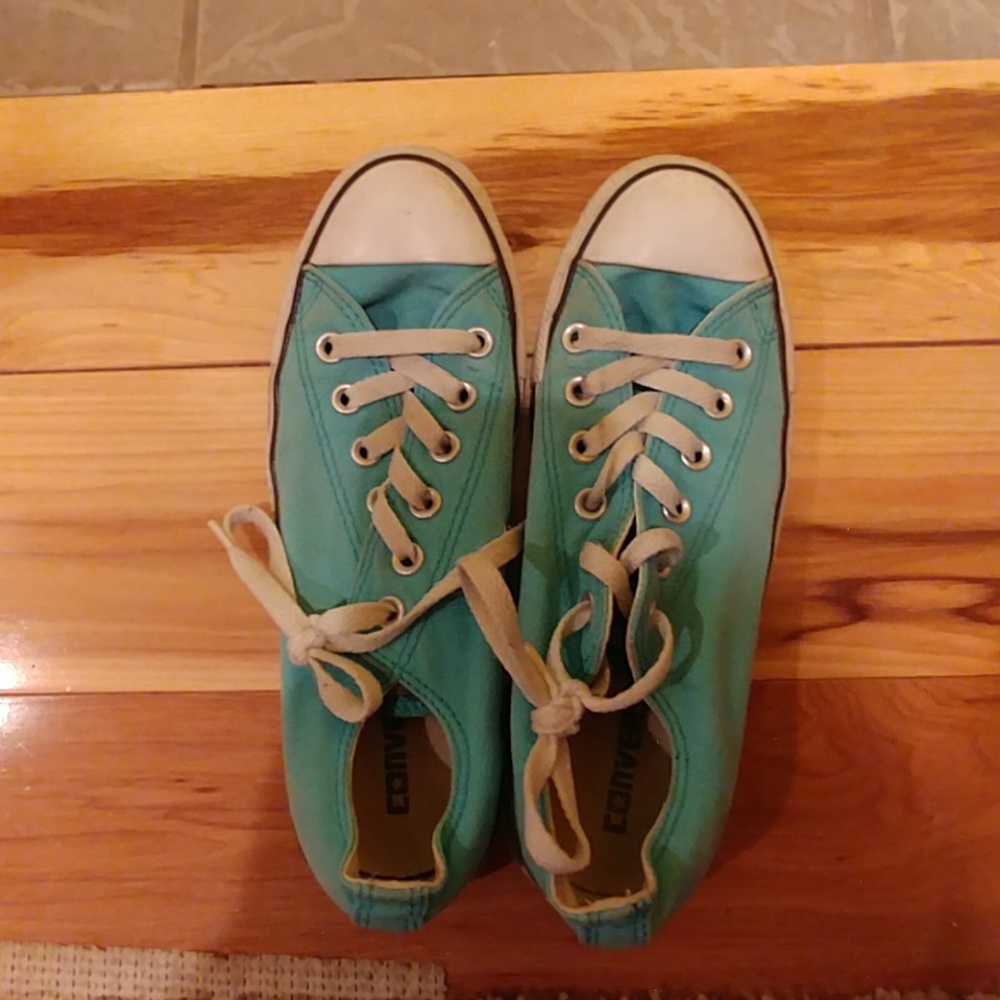 Aqua Chucks